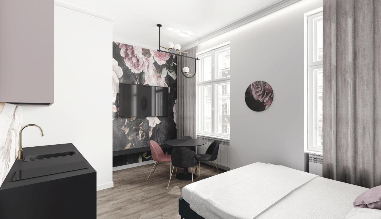 Deco Mariacka 8 *